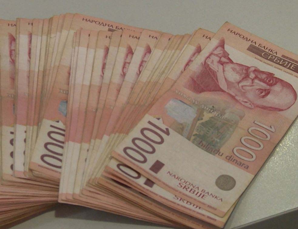 Просечна плата у јуну 49.238 динара